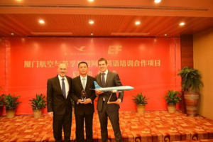 厦航和英孚教育签约仪式(教育培训类厦门同传服务)