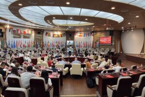 “中国式现代化与世界社会主义新发展”座谈会